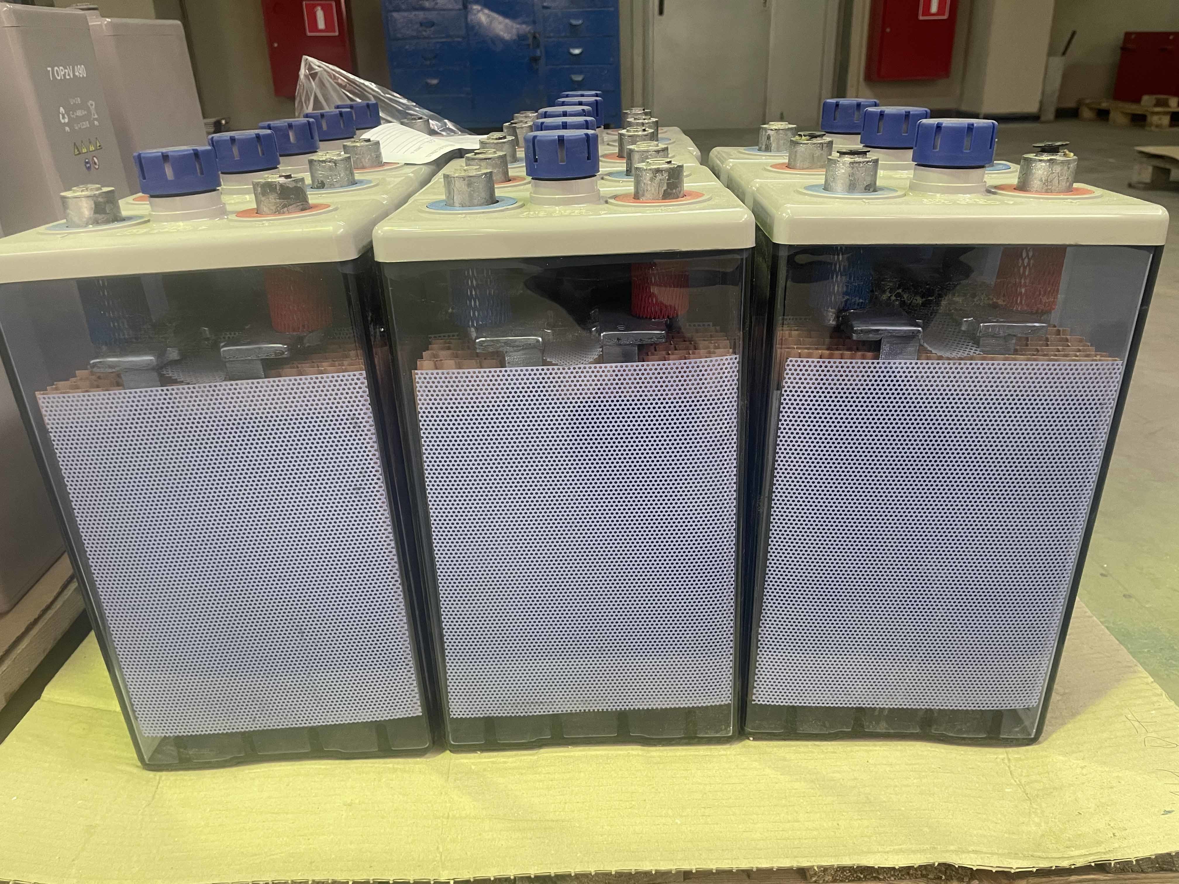 4V 200Ah Valve Regulated Lead Acid Opzv Gel Battery F12 Terminal